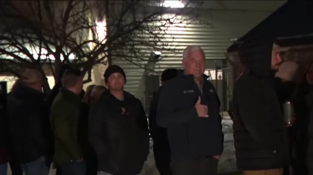 line up in Red Deer to sign petition for Alberta to leave Canada